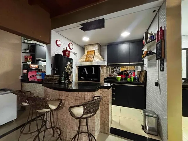 Sobrado com 504m² 5 quartos e 5 banheiros, à venda, no bairro Caravelle em Londrina