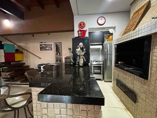 Sobrado com 504m² 5 quartos e 5 banheiros, à venda, no bairro Caravelle em Londrina