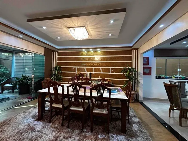 Sobrado com 504m² 5 quartos e 5 banheiros, à venda, no bairro Caravelle em Londrina