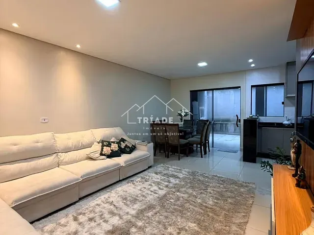 Sobrado com 161m² 3 quartos e 2 banheiros, à venda, no bairro Iguaçu em Araucária