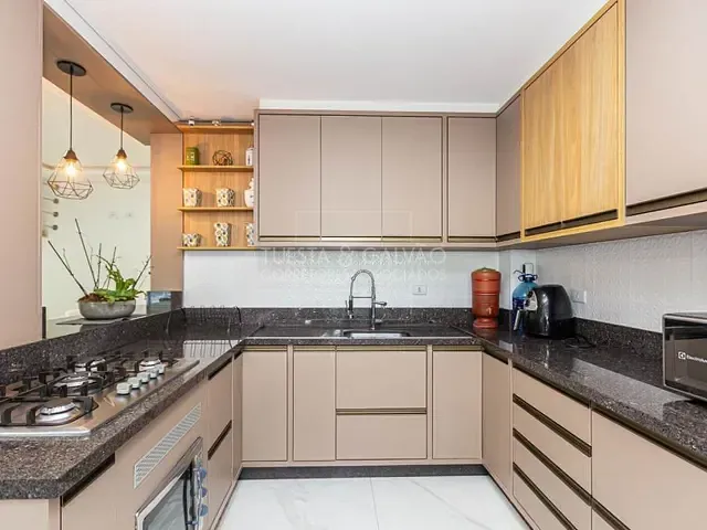 Sobrado com 141m² 3 quartos e 3 banheiros, à venda, no bairro Boqueirão em Curitiba