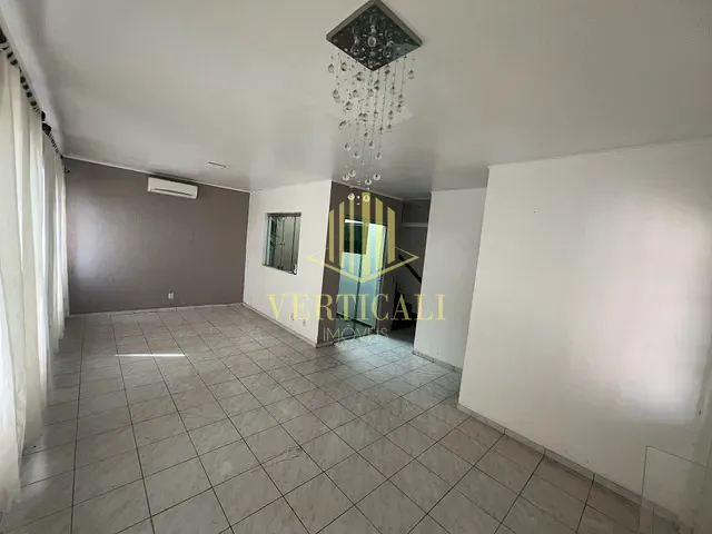 Sobrado com 430m² 5 quartos e 4 banheiros, à venda, no bairro Dom Aquino em Cuiabá
