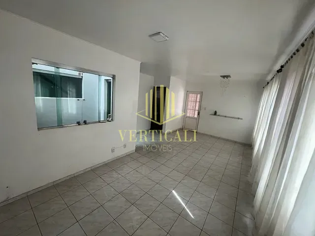 Sobrado com 430m² 5 quartos e 4 banheiros, à venda, no bairro Dom Aquino em Cuiabá