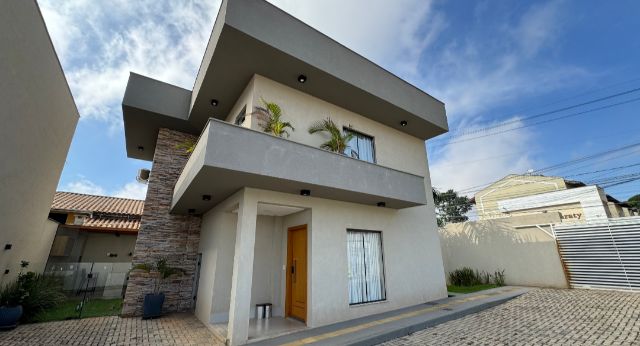 Sobrado com 120m² 3 quartos e 3 banheiros, à venda, no bairro Jardim Imperial em Aparecida de Goiânia