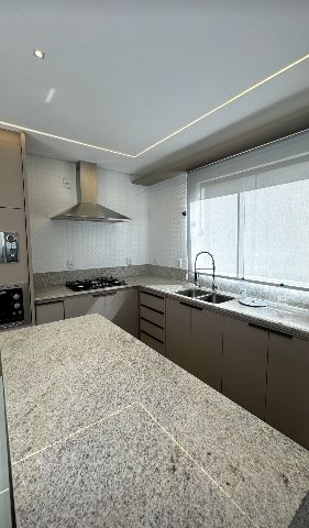 Sobrado com 120m² 3 quartos e 3 banheiros, à venda, no bairro Jardim Imperial em Aparecida de Goiânia