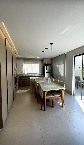 Sobrado com 120m² 3 quartos e 3 banheiros, à venda, no bairro Jardim Imperial em Aparecida de Goiânia
