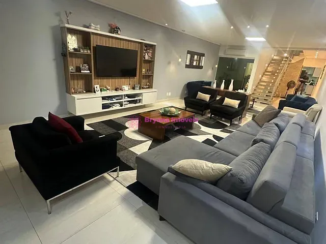Sobrado com 140m² 4 quartos e 6 banheiros, à venda, no bairro Osvaldo Cruz em São Caetano do Sul