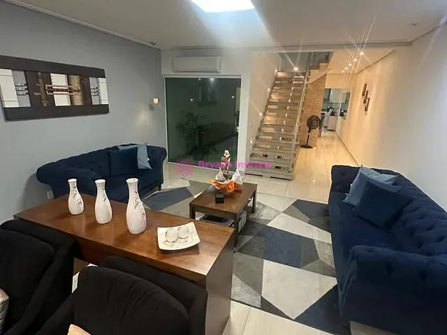 Sobrado com 140m² 4 quartos e 6 banheiros, à venda, no bairro Osvaldo Cruz em São Caetano do Sul