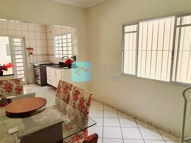 Sobrado com 250m² 4 quartos e 3 banheiros, à venda, no bairro Jardim Satélite em São José dos Campos