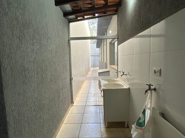 Sobrado com 255m² 3 quartos e 4 banheiros, à venda, no bairro Jardim Roselândia em Franca