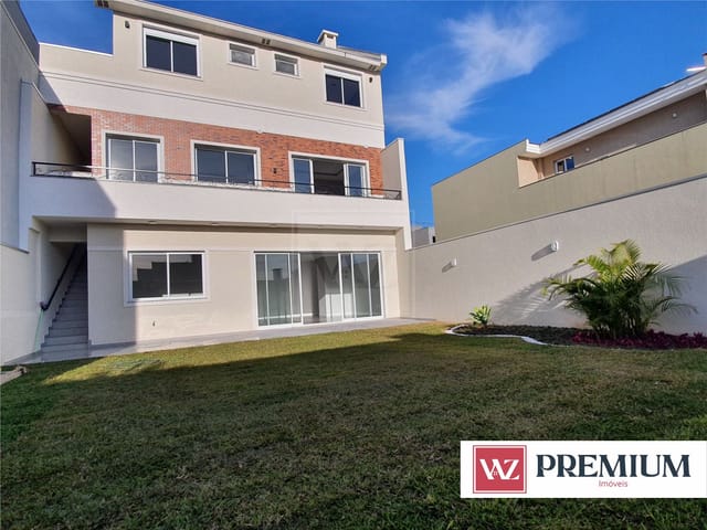 Sobrado com 284m² 4 quartos e 3 banheiros, à venda, no bairro Colônia Dona Luíza em Ponta Grossa