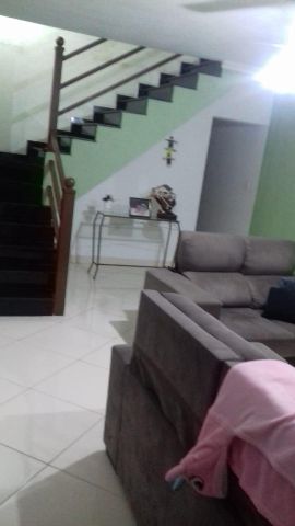 Sobrado 4 quartos e 1 banheiro, à venda, no bairro Residencial Maricá em Pindamonhangaba