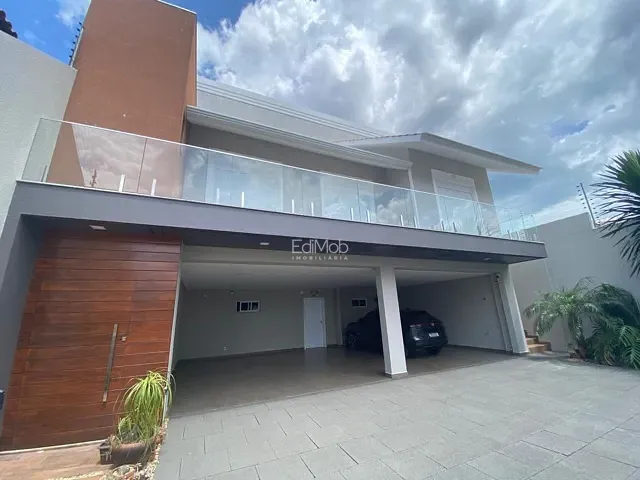 Sobrado com 479m² 3 quartos e 4 banheiros, à venda, no bairro Centro em Cascavel