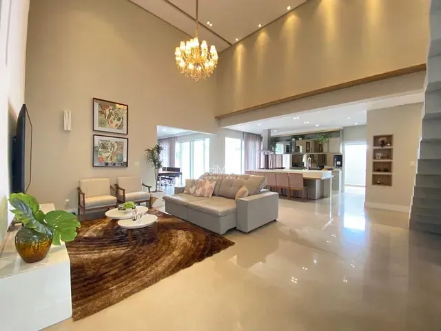 Sobrado com 479m² 3 quartos e 4 banheiros, à venda, no bairro Centro em Cascavel