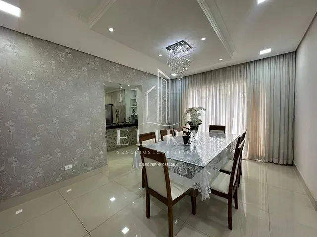 Sobrado com 460m² 4 quartos e 6 banheiros, à venda, no bairro Chácara Letônia em Americana