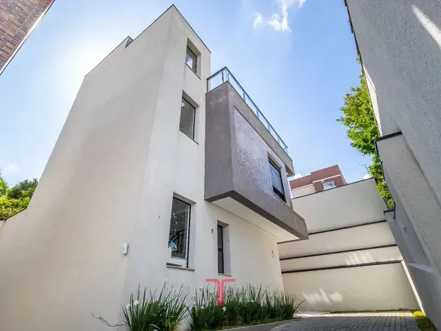 Sobrado com 117m² 3 quartos e 3 banheiros, à venda, no bairro Lindóia em Curitiba