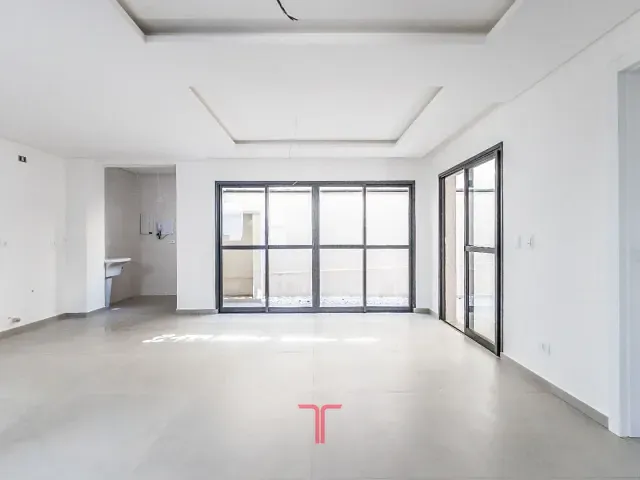 Sobrado com 117m² 3 quartos e 3 banheiros, à venda, no bairro Lindóia em Curitiba