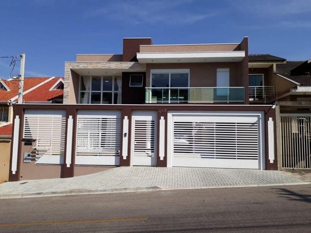 Sobrado com 380m² 4 quartos e 4 banheiros, à venda, no bairro Aristocrata em São José dos Pinhais