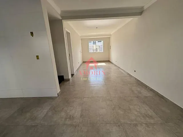 Sobrado com 136m² 3 quartos e 3 banheiros, à venda, no bairro Fazendinha em Curitiba