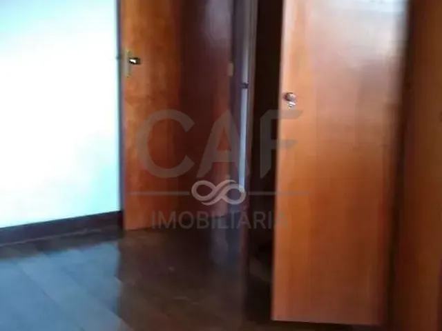 Sobrado 3 quartos e 2 banheiros, à venda, no bairro Parque Primavera em Poços de Caldas