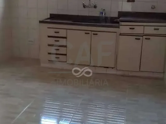 Sobrado 3 quartos e 2 banheiros, à venda, no bairro Parque Primavera em Poços de Caldas
