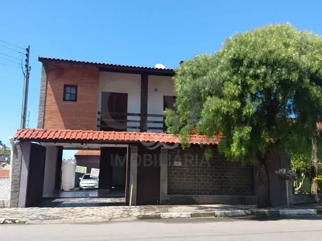 Sobrado 3 quartos e 2 banheiros, à venda, no bairro Parque Primavera em Poços de Caldas