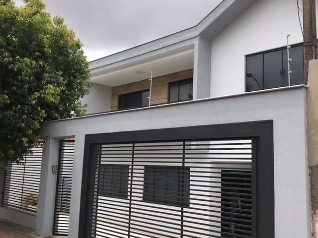 Sobrado com 300m² 4 quartos e 4 banheiros, à venda, no bairro Parque Residencial Ana Rosa em Cambé