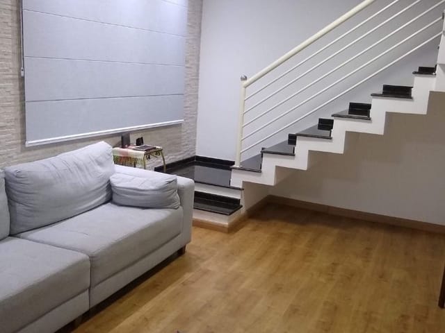 Sobrado com 300m² 4 quartos e 4 banheiros, à venda, no bairro Parque Residencial Ana Rosa em Cambé