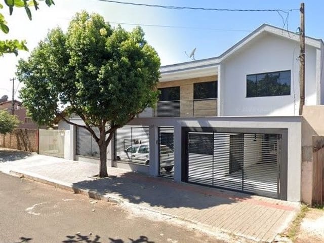 Sobrado com 300m² 4 quartos e 4 banheiros, à venda, no bairro Parque Residencial Ana Rosa em Cambé