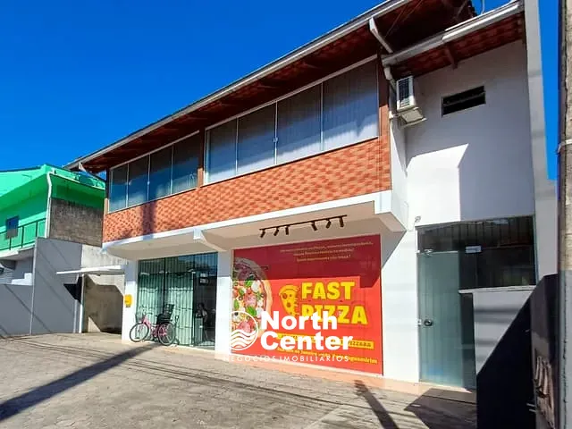 Sobrado com 395m² 4 quartos e 5 banheiros, à venda, no bairro Paranaguamirim em Joinville