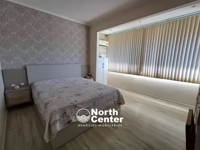 Sobrado com 395m² 4 quartos e 5 banheiros, à venda, no bairro Paranaguamirim em Joinville