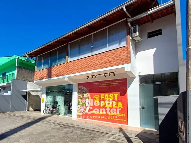 Sobrado com 395m² 4 quartos e 5 banheiros, à venda, no bairro Paranaguamirim em Joinville