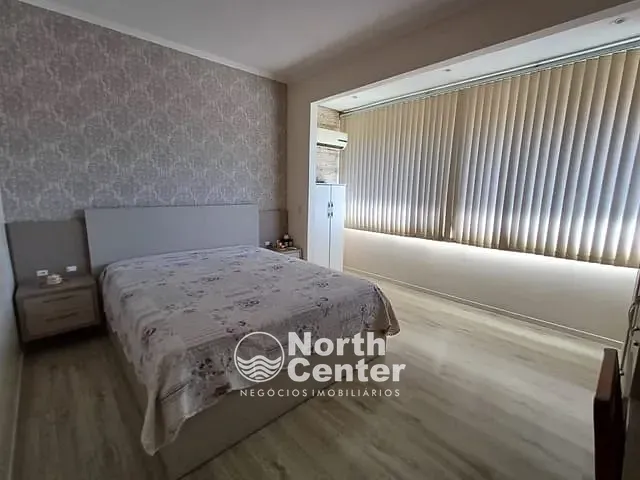 Sobrado com 395m² 4 quartos e 5 banheiros, à venda, no bairro Paranaguamirim em Joinville