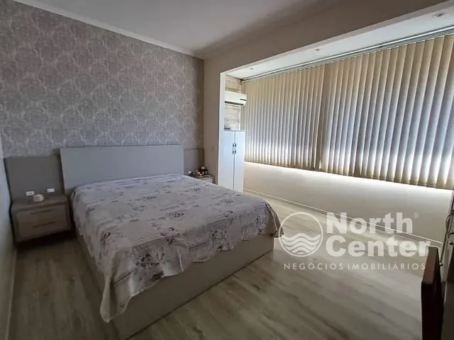 Sobrado com 395m² 4 quartos e 5 banheiros, à venda, no bairro Paranaguamirim em Joinville