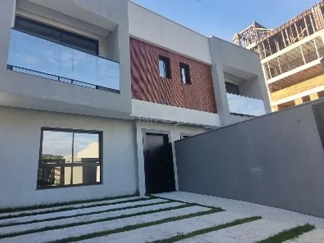 Sobrado 3 quartos e 3 banheiros, à venda, no bairro São Francisco de Assis em Camboriú