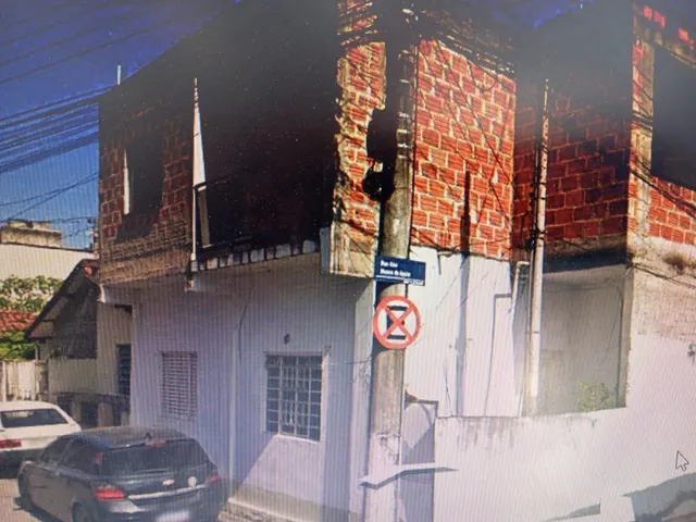 Sobrado com 150m² 4 quartos e 2 banheiros, à venda, no bairro Santa Terezinha em Aparecida
