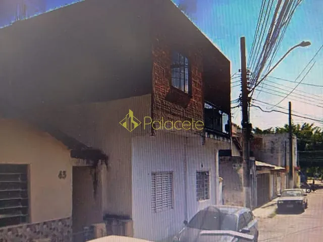Sobrado com 150m² 4 quartos e 2 banheiros, à venda, no bairro Santa Terezinha em Aparecida