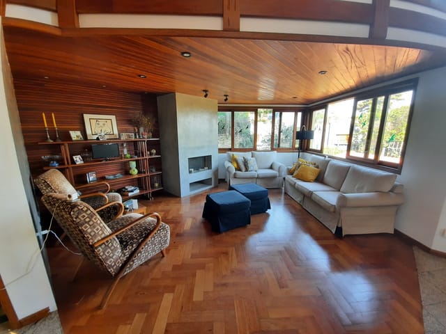 Foto do Sobrado - Lindo e Amplo Sobrado à venda, 500m² útil, 4 vagas, Sumaré, São Paulo. | Sell Imóveis