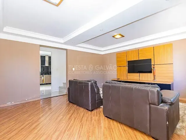 Sobrado com 141m² 3 quartos e 3 banheiros, à venda, no bairro Xaxim em Curitiba
