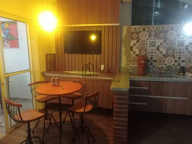 Sobrado 4 quartos e 2 banheiros, à venda, no bairro Meu Cantinho em Suzano