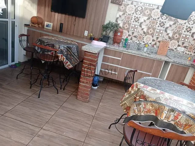 Sobrado 4 quartos e 2 banheiros, à venda, no bairro Meu Cantinho em Suzano