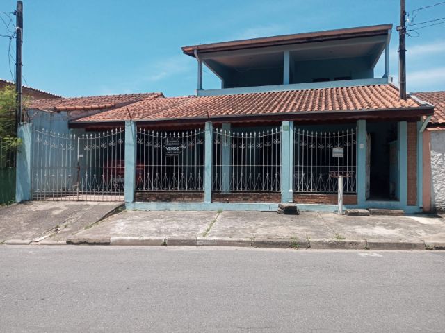 Sobrado 3 quartos e 2 banheiros, à venda, no bairro Conjunto Habitacional Terra dos Ipês em Pindamonhangaba