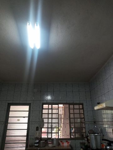 Sobrado 3 quartos e 2 banheiros, à venda, no bairro Conjunto Habitacional Terra dos Ipês em Pindamonhangaba