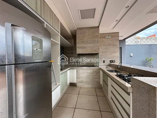 Sobrado com 395m² 3 quartos e 4 banheiros, à venda, no bairro Residencial Imigrantes em Nova Odessa