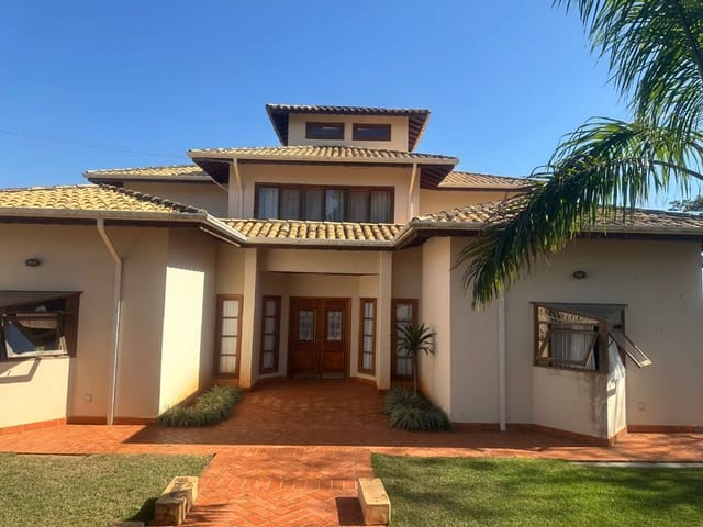 Sobrado com 1800m² 5 quartos e 8 banheiros, à venda, no bairro Parque Residencial Colina das Estrelas em Tatuí