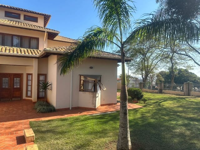 Sobrado com 1800m² 5 quartos e 8 banheiros, à venda, no bairro Parque Residencial Colina das Estrelas em Tatuí