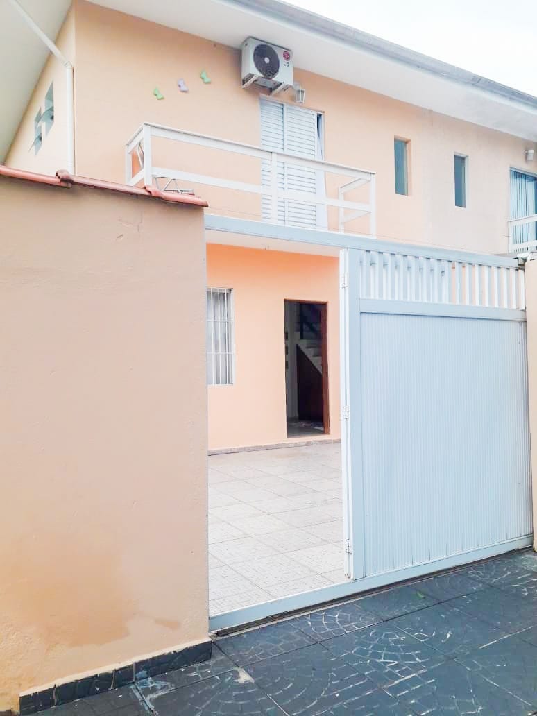 Sobrado à venda com 3 quartos, 135m² - Foto 1