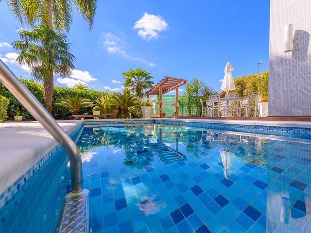 Casa com 762m² 5 quartos e 8 banheiros, à venda, no bairro São João em Curitiba