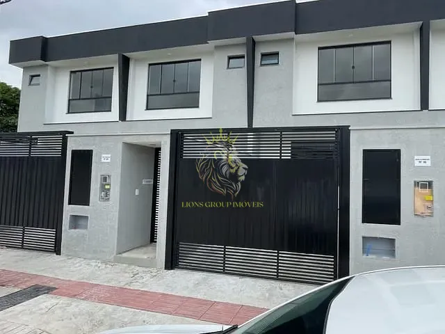Sobrado 3 quartos e 3 banheiros, à venda, no bairro Santa Regina em Camboriú