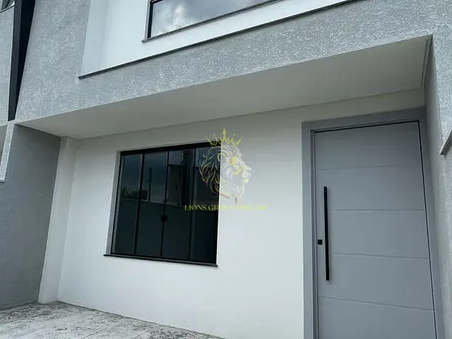 Sobrado 3 quartos e 3 banheiros, à venda, no bairro Santa Regina em Camboriú